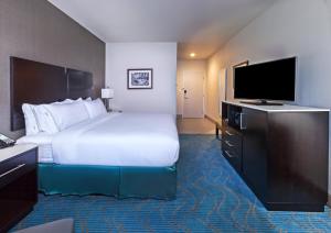 King Room room in Holiday Inn Express and Suites Killeen-Fort Hood Area an IHG Hotel