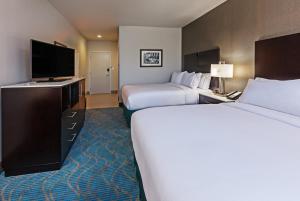 Queen Room with Two Queen Beds room in Holiday Inn Express and Suites Killeen-Fort Hood Area an IHG Hotel