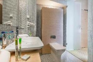 Sound Garden Hotel Airport