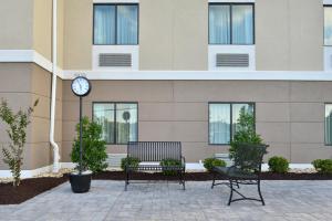 Holiday Inn Express and Suites West Ocean City by IHG