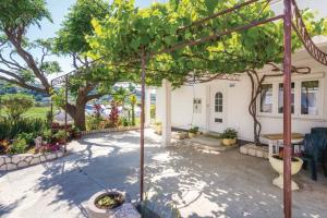 Apartments 501 - spacious and bright apartment on island of Rab