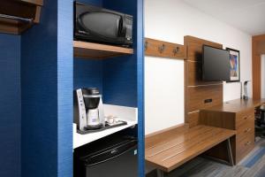 Standard King Room room in Holiday Inn Express & Suites San Antonio North - Windcrest