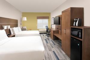Standard Queen Room with Two Queen Beds room in Holiday Inn Express & Suites San Antonio North - Windcrest