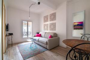 Romantic and new apartment in the famous Rue Meynadier in the supercentre of Cannes