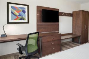 Queen Room with Two Queen Beds room in Holiday Inn Express & Suites Duluth North - Miller Hill an IHG Hotel