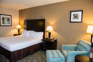 King Room room in Holiday Inn Express Hotel & Suites Houston NW Beltway 8-West Road, an IHG Hotel