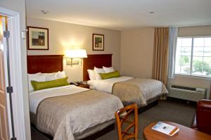 Studio Suite with Two Double Beds room in Candlewood Victoria an IHG Hotel