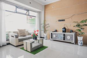 RedDoorz Syariah at Hotel Grand Mentari