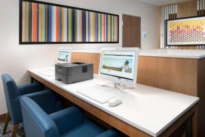 Holiday Inn Express & Suites San Antonio North-Windcrest by IHG