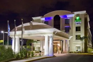 Holiday Inn Express Hotel & Suites Tampa-USF-Busch Gardens by IHG