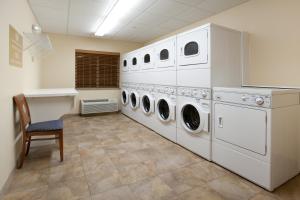 Western Slope Suites Parachute