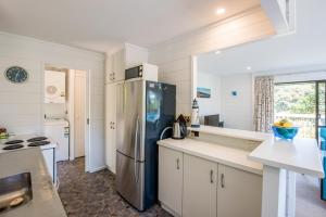 Franks Treehouse - Oneroa Holiday Home