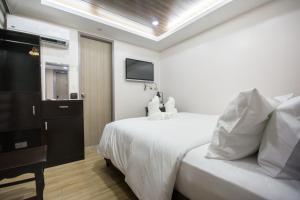 Emerald Island Hotel