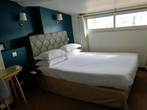 Hotels Hotel Belle-Vue Vieux-Port : photos des chambres