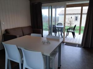 Campings Nature Holiday's Domaine du Pre - Officiel : photos des chambres