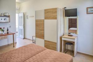 Apartment with Sea View room in Haraki Sand Beach