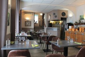 Hotels Le Chatel : photos des chambres