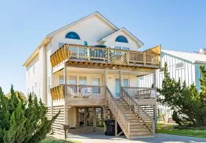 On the Beach - كيتي هوك