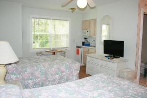 Brunswick Plantation Golf Studio 604L