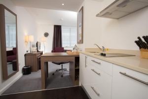 Queen Studio - Disability Access room in Staybridge Suites Birmingham an IHG Hotel