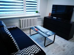 Black & White Studio