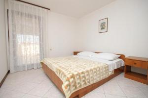 Apartments with a parking space Banjole Pula 7487