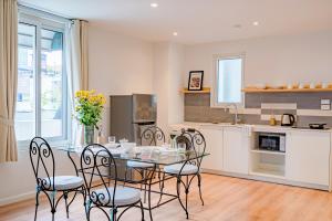 WECOZY HANOI - Railway Side, The Old Quarter