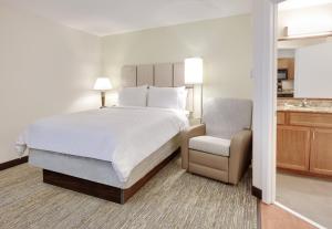 Queen Studio - Disability Access room in Candlewood Suites Salina an IHG Hotel