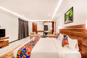 FabHotel The Royal Suites - Nr Gopalan innovation mall