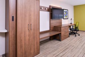 King Room - Disability Access/Non-Smoking room in Holiday Inn Express Hotel & Suites Tampa-Anderson Road-Veterans Exp an IHG Hotel