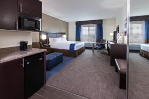 King Room - Mobility Access/Hearing Accessible room in Holiday Inn Express & Suites Glenpool an IHG Hotel