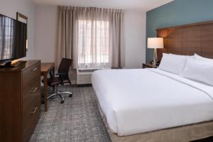 Two-Bedroom Suite room in Staybridge Suites Indianapolis Downtown-Convention Center an IHG Hotel