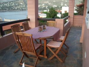 Seaside Vacation House Aegina Greece