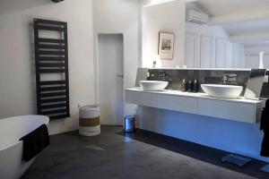 Villas MAS SAINT GEORGES DE L'ORATOIRE : photos des chambres