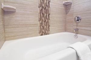 Holiday Inn Express and Suites Calgary University by IHG