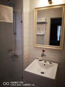 Luxury Double Room room in Meg-Lozenetz Hotel