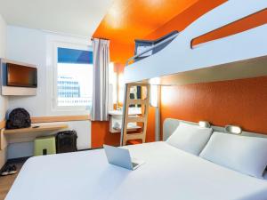 Hotels ibis budget Paris Porte De Montmartre : photos des chambres