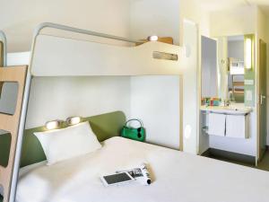 Hotels ibis Budget Courbevoie Paris La Defense : photos des chambres