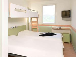 Hotels ibis Budget Lons-le-Saunier : Chambre Triple avec 3 Lits Simples