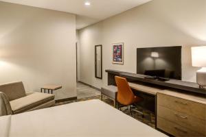 Standard King Room room in Holiday Inn Hotel & Suites - Houston West - Katy Mills an IHG Hotel
