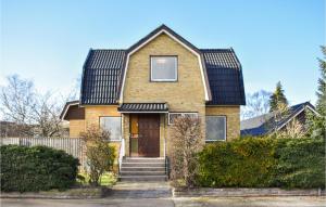 3 star chalet Awesome home in Malmö w/ WiFi and 3 Bedrooms Malmö Suède