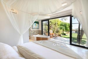 Jacuzzi Suite with Garden View room in Alacati Kapari Hotel - Special Category