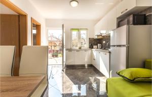 Nice Apartment In Piran With Kitchen 