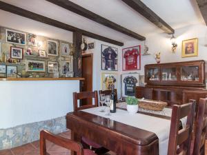 Lavish Holiday Home in Podstrana with Garden
