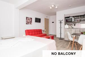 Economy Double Room (no balcony)