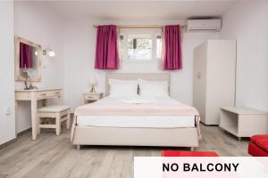 Economy Double Room (no balcony)