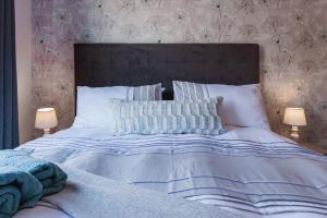 Alimama Spaces: The Mansons Blyde