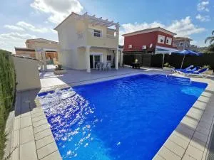 VILLA DE LUJO CON PISCINA PRIVADA, JACUZZI y BARBACOA - Baños y Mendigo