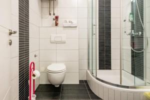 Near Beach Apartment Reno with Private Parking