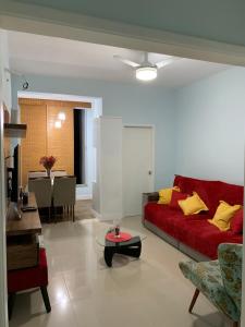 Apartamento COPANEMA Reformadíssimo no Posto 6, VENHAM